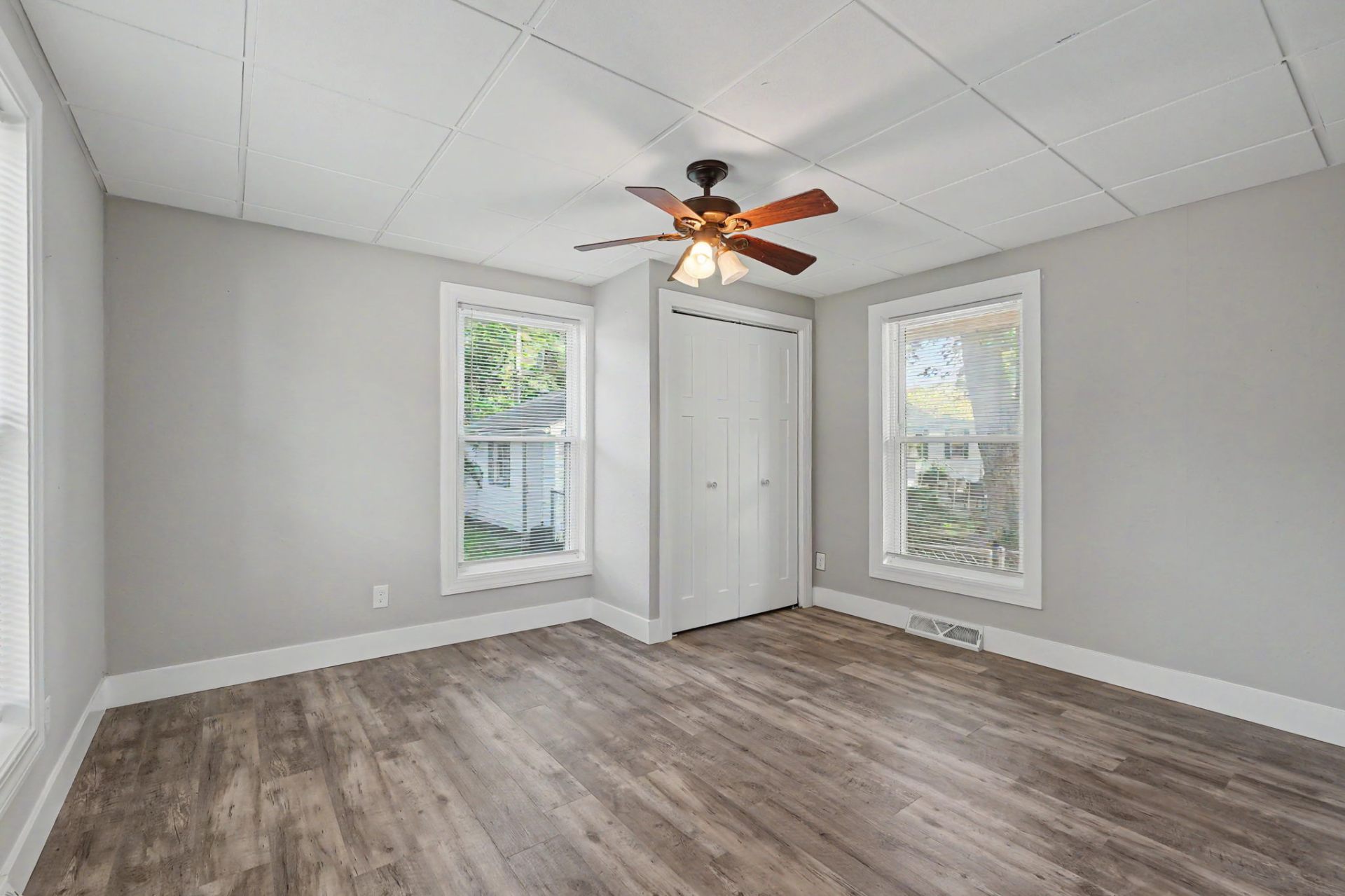 Belleville home, bedroom with closet