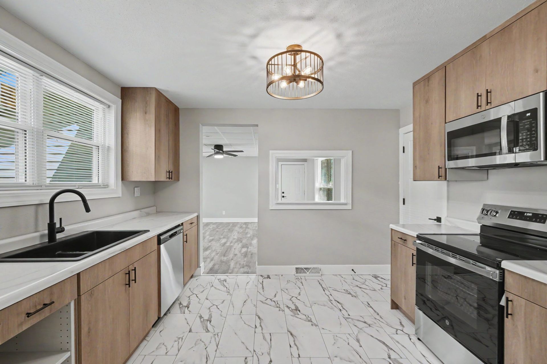 Belleville home, kitchen with stainless appliances